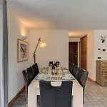Apartment Winn, Alpes Agency, Central Chamonix, Sleeps 6 Apartamento *