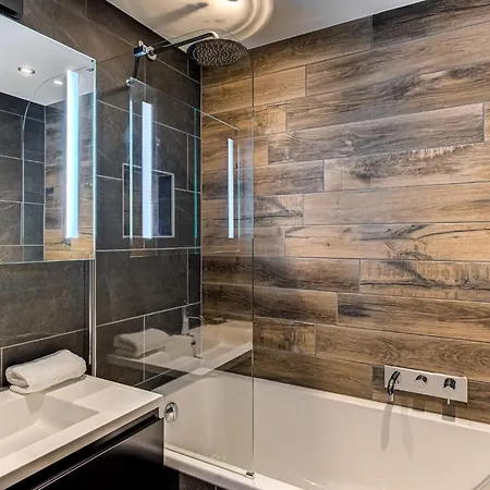 Winn, Alpes Agency, Chamonix, Sleeps 6 Chamonix