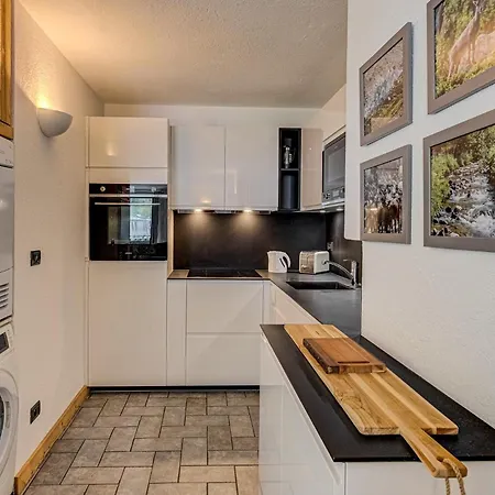 Winn, Alpes Travel, Chamonix, Sleeps 6