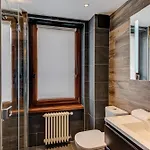 Apartment Winn, Alpes Agency, Central Chamonix, Sleeps 6 Apartamento *