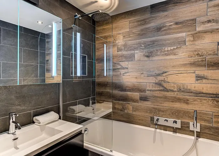 Winn, Alpes Travel, Chamonix, Sleeps 6 Chamonix